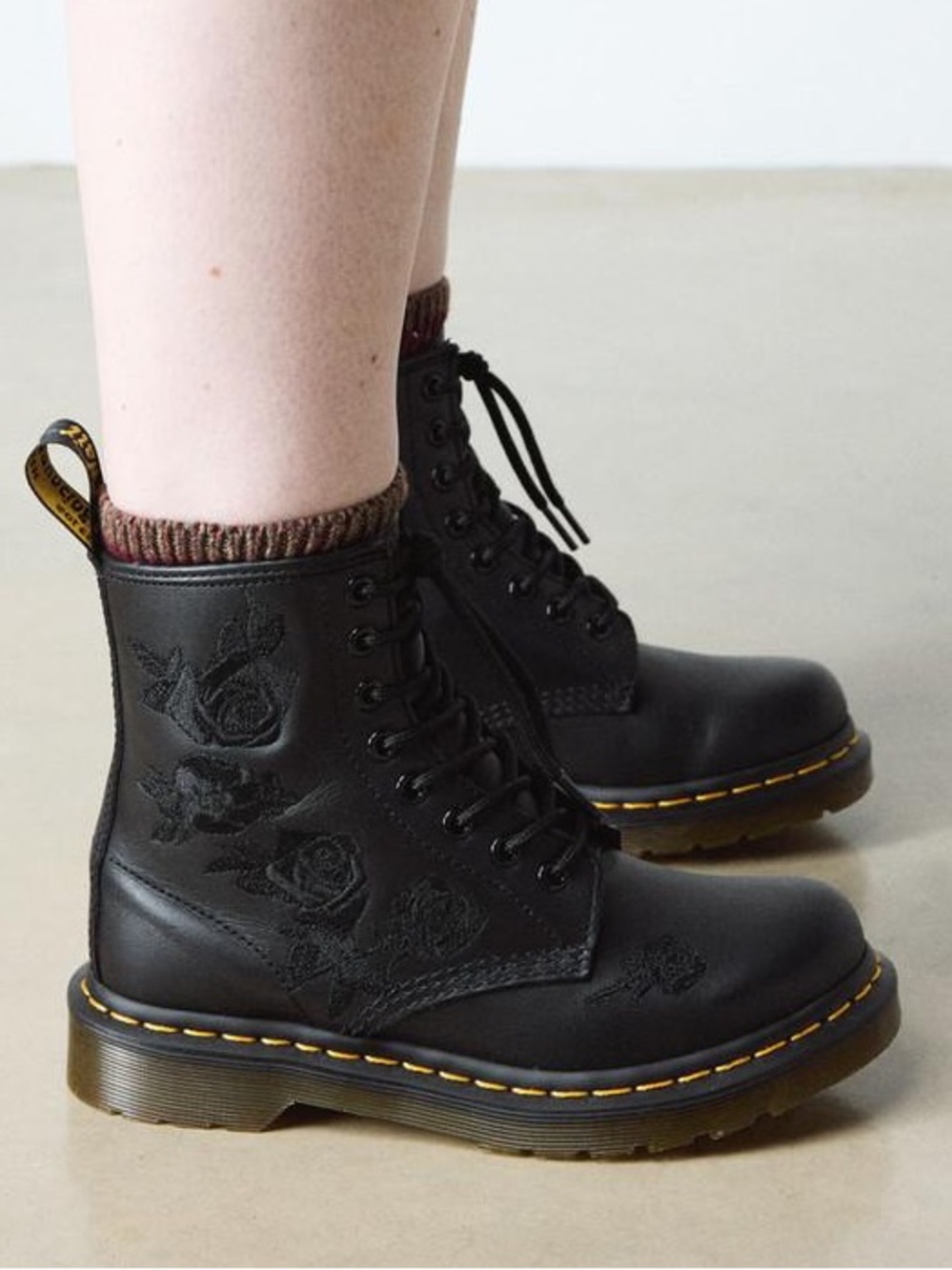 Dr. Martens Docs 39 AirWair leather 1460 Vonda floral rose embroidery lace boots